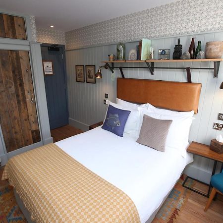The Pilot Boat Hotel Lyme Regis Bagian luar foto