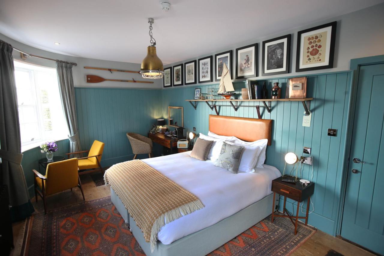 The Pilot Boat Hotel Lyme Regis Bagian luar foto